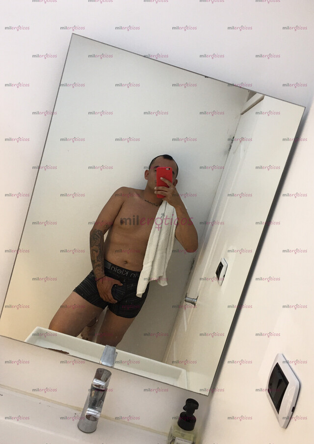 FOTOS DE MORENO SERIO RESERVADO CUENTO CON SITIO DISCRETO Y CON MÁS PARCEROS PARA PASAR