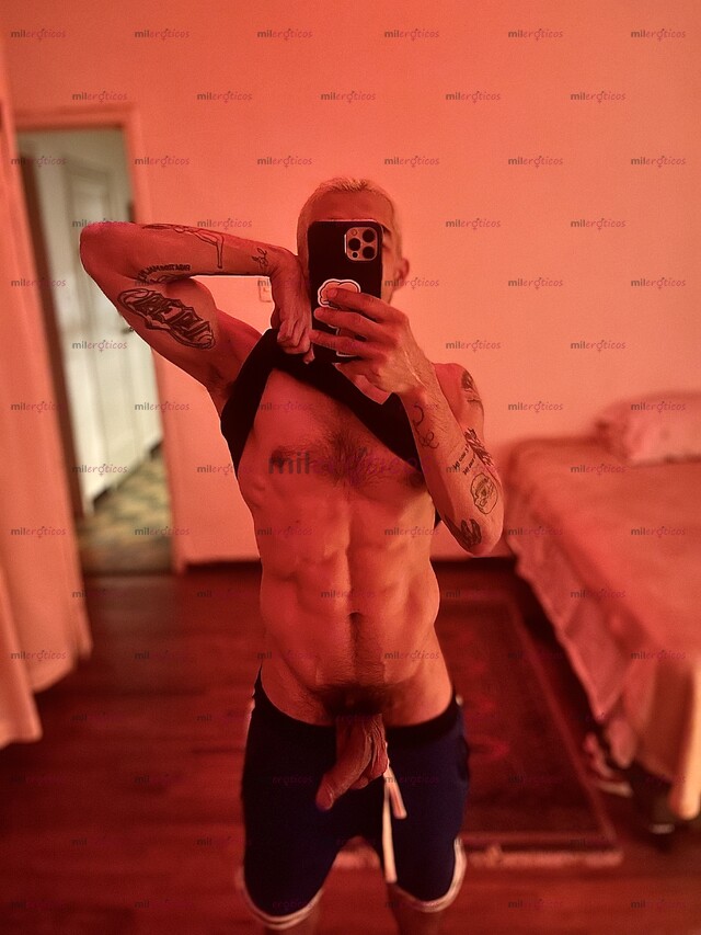 FOTOS DE MASAJISTA PROFESIONAL, EXPERTO CON LAS MANOS