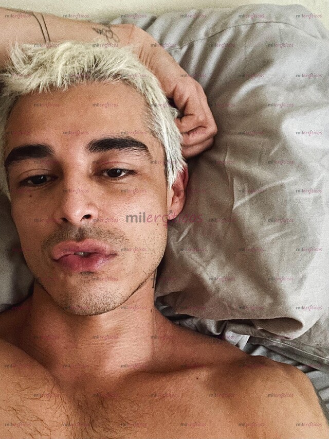 FOTOS DE MASAJISTA PROFESIONAL, EXPERTO CON LAS MANOS