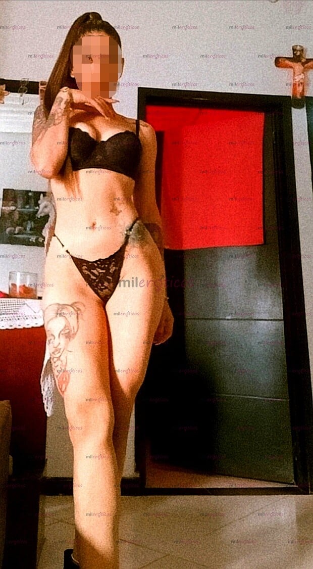 FOTOS DE CAMILA ARDIENTE Y CREATIVA EN LA CAMA DISPUESTA A DELEITARTE SEXO DELICIOSO