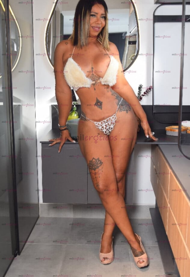FOTOS DE UNA MUJER EXQUISITA INNOVADORA Y MORBOSA CON UN ORALDE IN