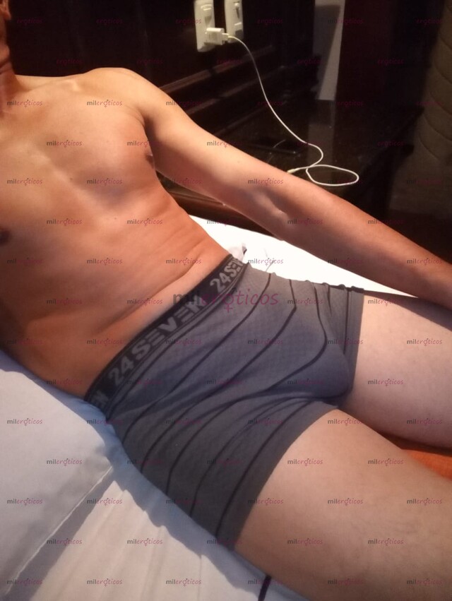 FOTOS DE MACHO JOVEN DOTADO SERVICIO A MUJERES Y A PARAJES