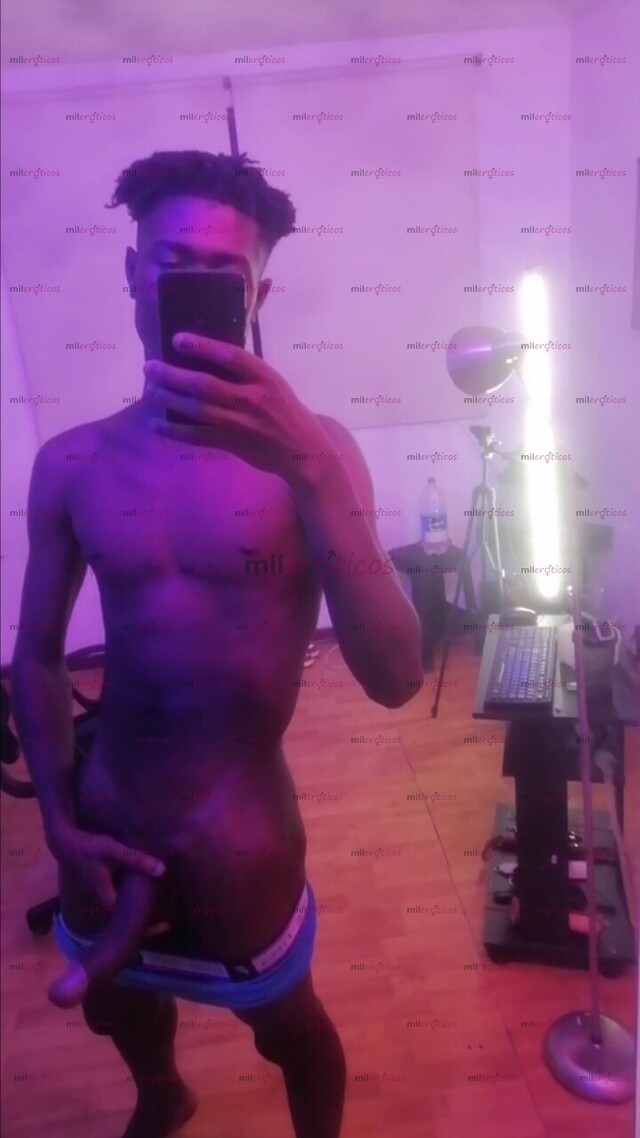 FOTOS DE HOLA, CHICO GUAPO DE BUEN CUERPO, GRAN TAMAÑO DE LA VERGA 25CM ESTATURA 1.90