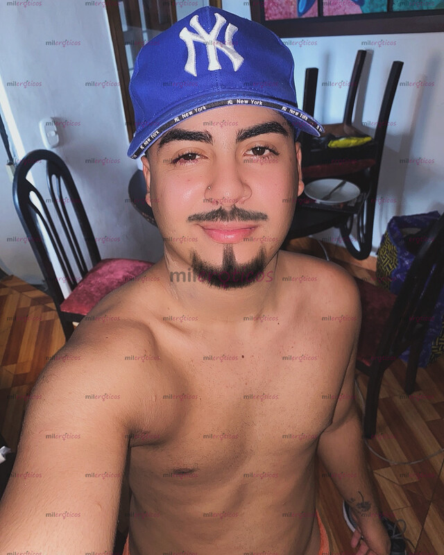FOTOS DE JOVEN POLLO. VENEZOLANO. Y MUY CALIENTE VERSATIL