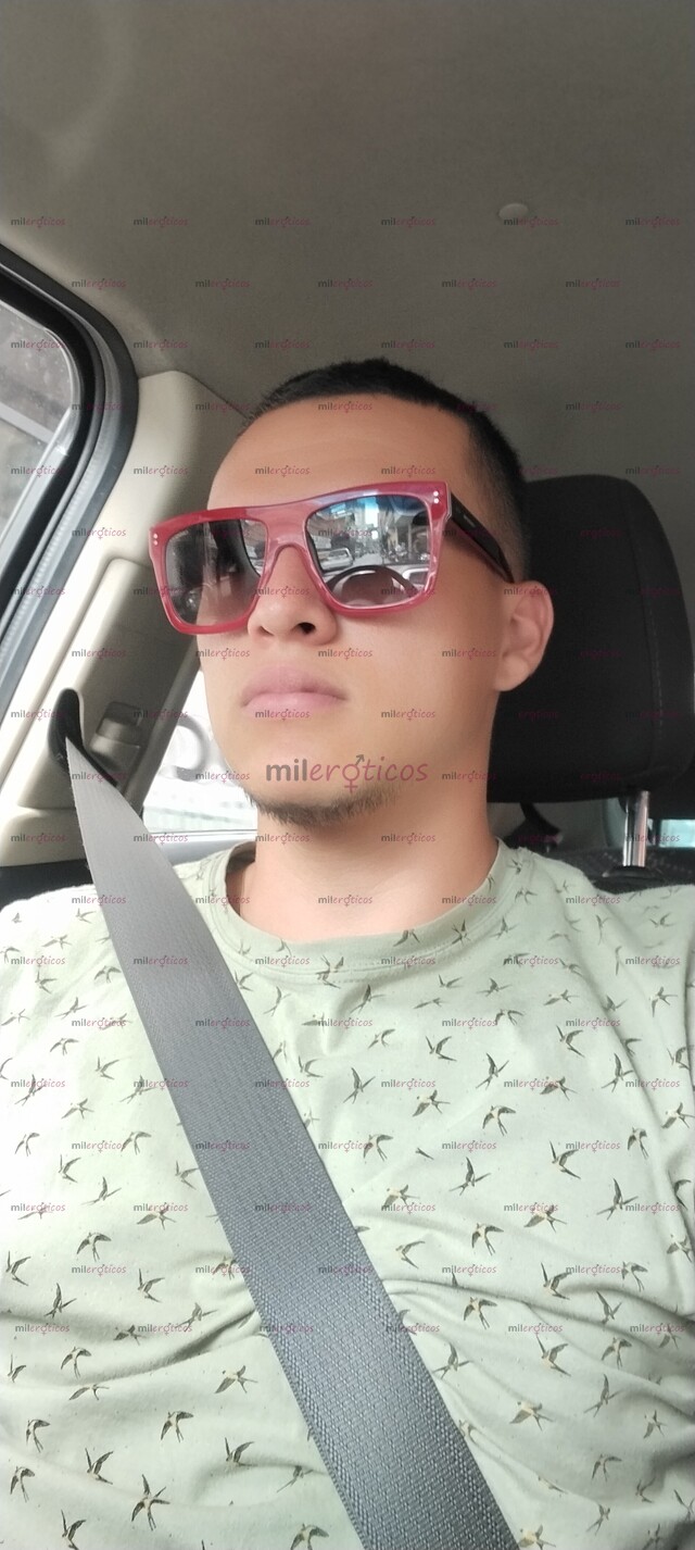 FOTOS DE SOY UN JOVEN DE CUERPO ATLÉTICO Y MUY CALIENTE DISPUESTO A TODO ME ENCANTAELSEXO