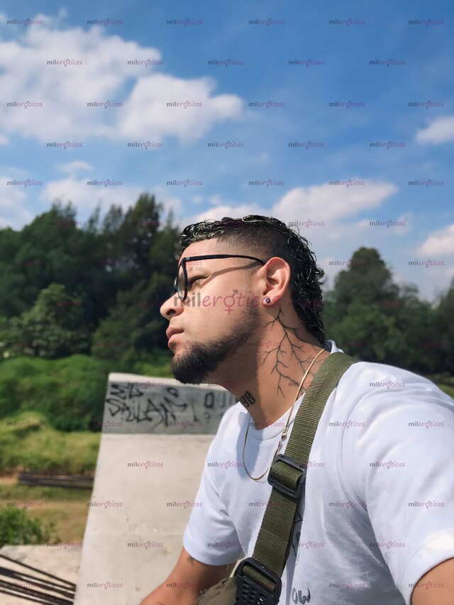 FOTOS DE HOLA VENEZOLANO ARRECHO DE 25 AÑOS NUEVO ACÁ ROL ACTIVO VERGA DE 22 CM ALTURA 1,