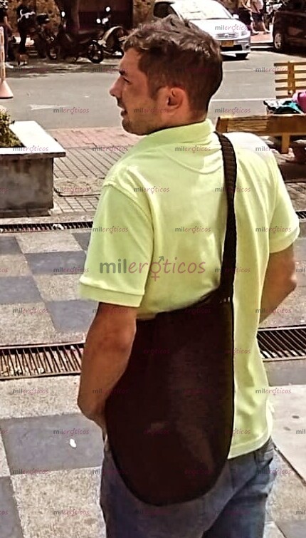 FOTOS DE JOVEN UNIVERSITARIO, DISCRETO Y ARRECHOCON SITIO PRIVADO