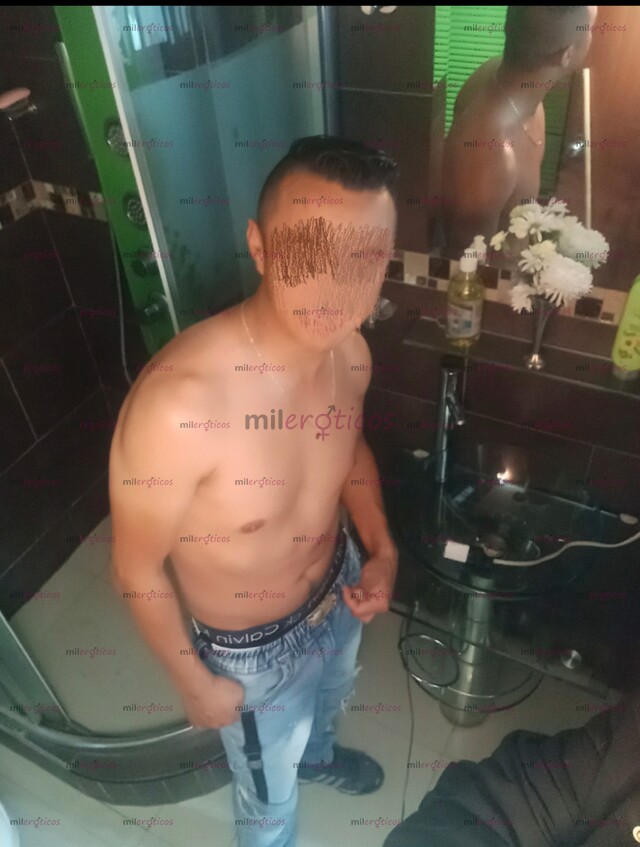 FOTOS DE HOLA SOY ANDRÉS EXPERTO MASAJISTA CON DESEOS DE COMPLACERTE Y RELAJARTE