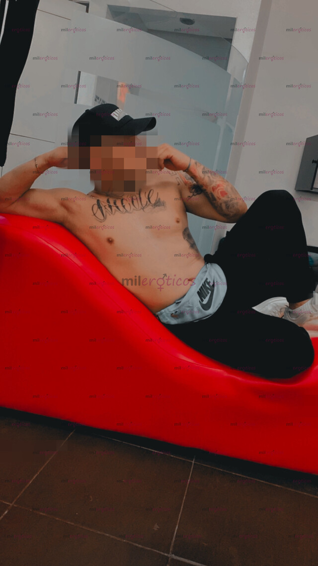 FOTOS DE RECIÉN LLEGADO!! SOY UN CHAKAL SÚPER CALIENTE CON MUCHAS GANAS DE COJER!!