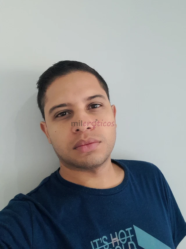 Hola por aca manuel hombre atractivo para darte un momento unico de placer y sexo me adapto al rol sin tabues trato de pareja besos caricias penetraci...