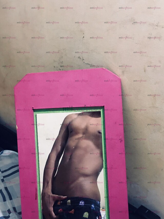 FOTOS DE MODELO WEBCAM DE REGRESO EN LA CIUDAD Y EN BUSCA DE SOLVENTES