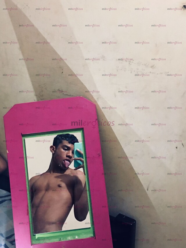 FOTOS DE MODELO WEBCAM DE REGRESO EN LA CIUDAD Y EN BUSCA DE SOLVENTES