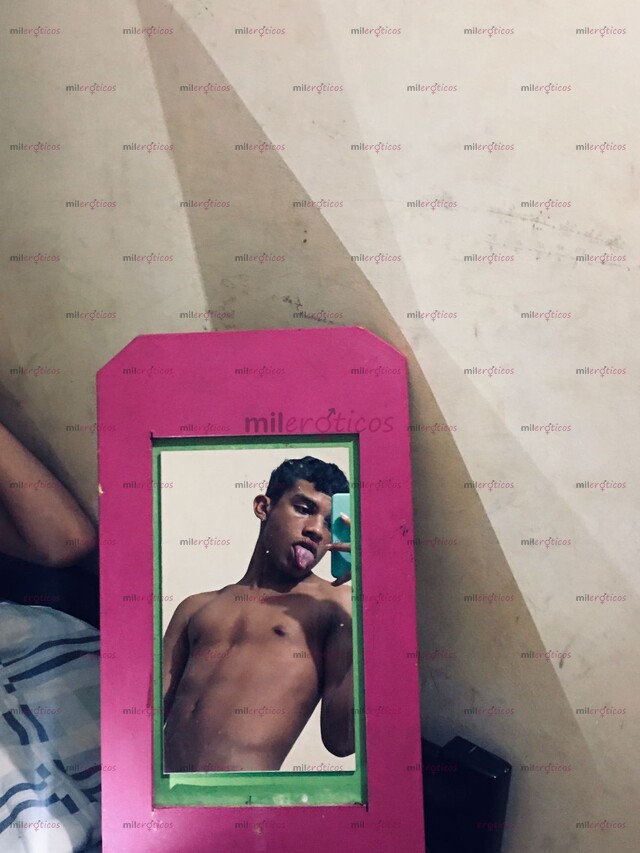 FOTOS DE MODELO WEBCAM DE REGRESO EN LA CIUDAD Y EN BUSCA DE SOLVENTES