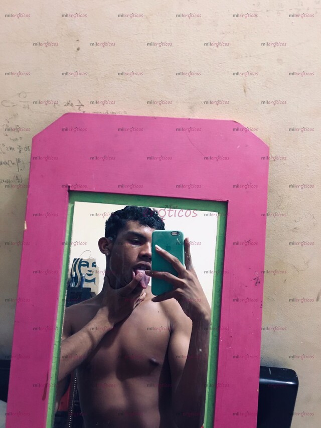 FOTOS DE MODELO WEBCAM DE REGRESO EN LA CIUDAD Y EN BUSCA DE SOLVENTES