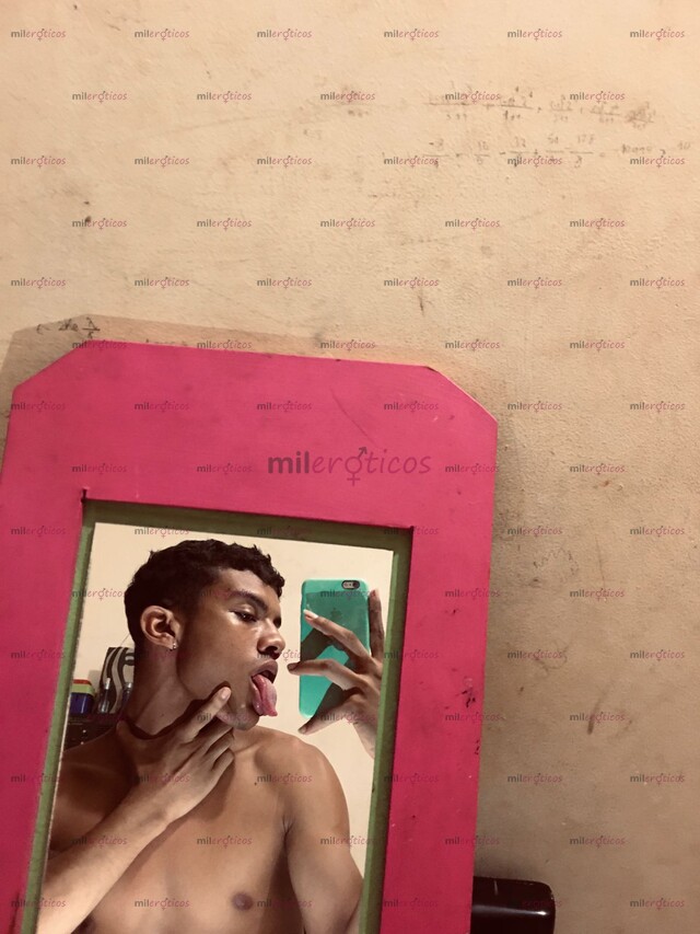 FOTOS DE MODELO WEBCAM DE REGRESO EN LA CIUDAD Y EN BUSCA DE SOLVENTES