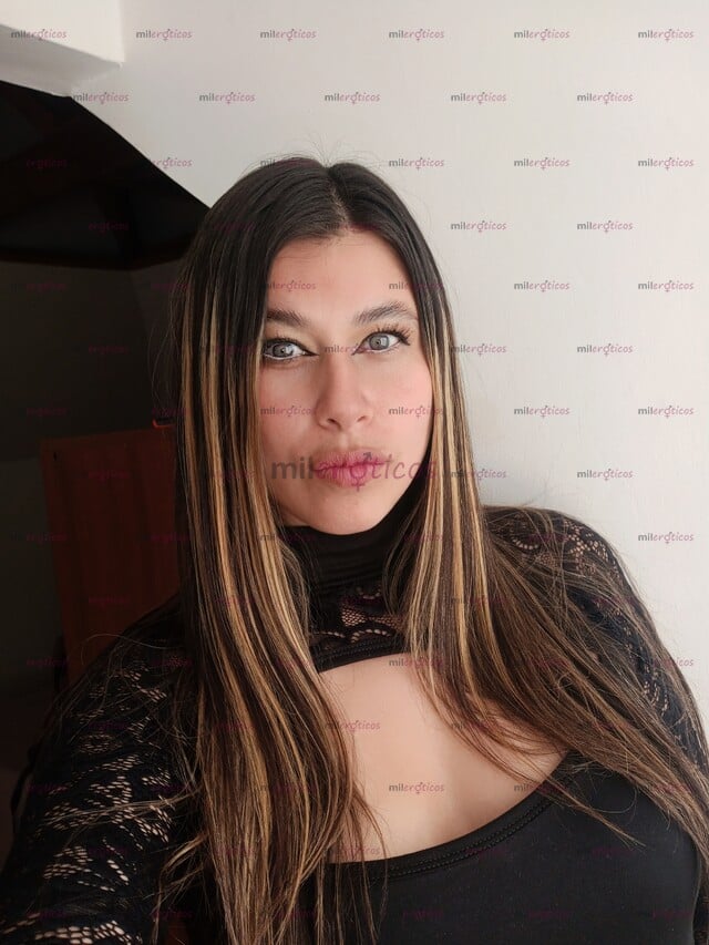 FOTOS DE SOY CATALINA Y DELÉITATE CON LA SUAVIDAD DE MIS MANOS,MASAJEANDO TODO TU CUERPO