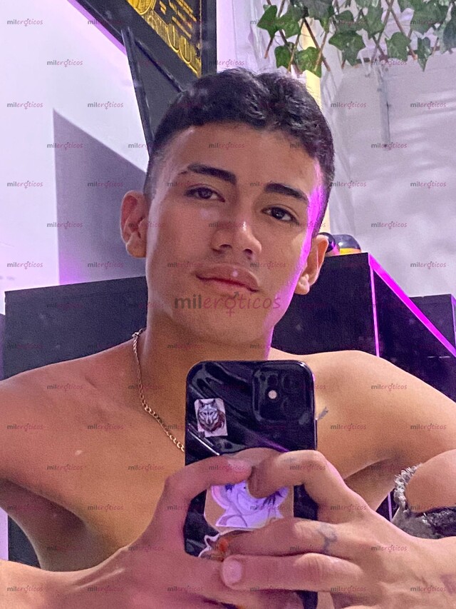 FOTOS DE ATRACTIVO POLLO !! 18 AÑOS FULL ERECCIÓN DOTADO COMPLACIENTE