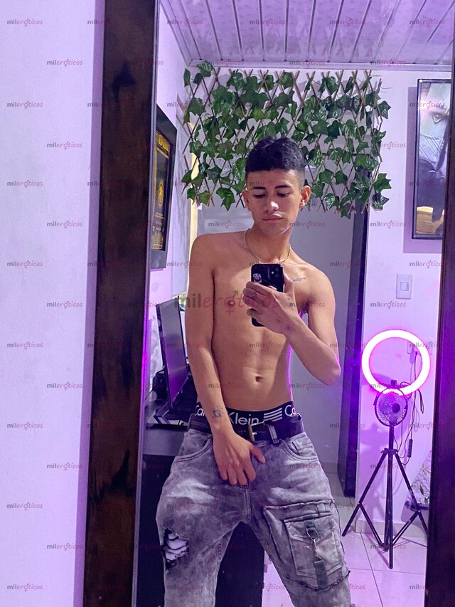 FOTOS DE ATRACTIVO POLLO !! 18 AÑOS FULL ERECCIÓN DOTADO COMPLACIENTE