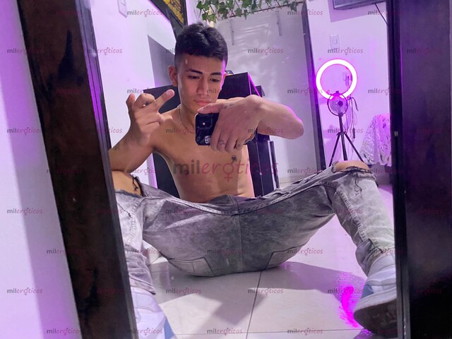 FOTOS DE ATRACTIVO POLLO !! 18 AÑOS FULL ERECCIÓN DOTADO COMPLACIENTE