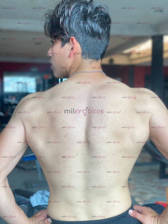 FOTOS DE JOVEN DE 20 AÑOS BUEN FISICO Y BUEN PENE