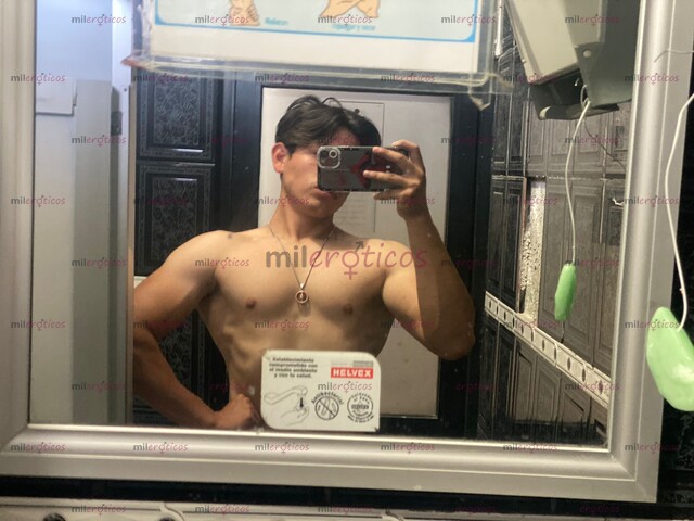 FOTOS DE JOVEN DE 20 AÑOS BUEN FISICO Y BUEN PENE