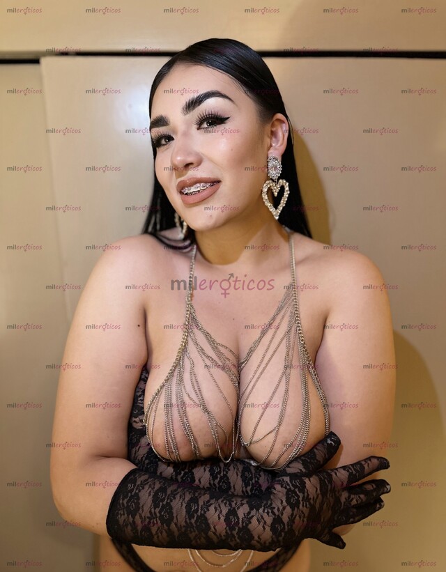 FOTOS DE TETONA INSACIABLE EN EL PORTAL COMELONA DE VERGAS CON LUGAR