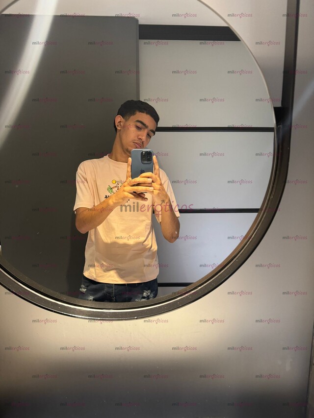 FOTOS DE SOY DOTADO SOY VERGÓN ME MIDE 25 CM MUY ARRECHO TENGO SITIO SOLO GENT