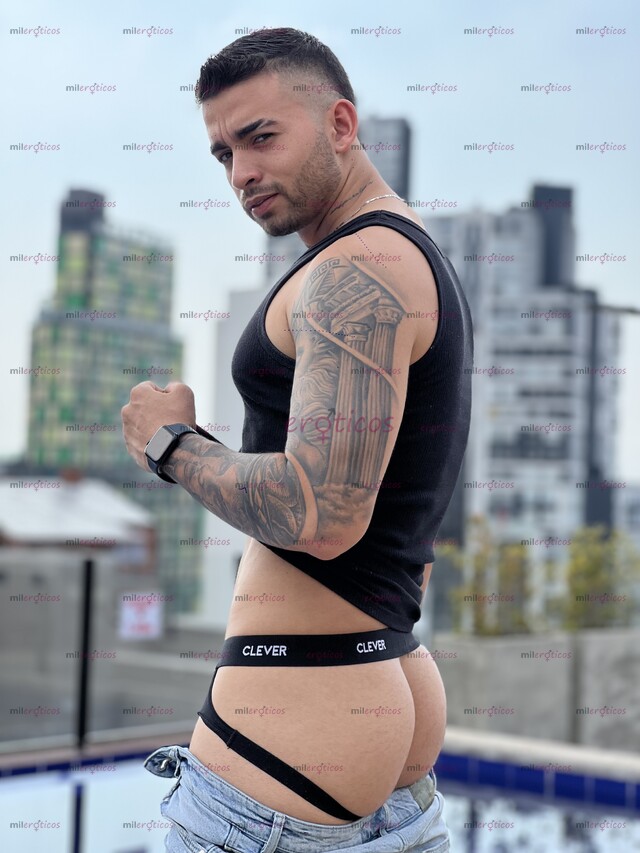 FOTOS DE JOVEN TATUADO INTER CALIENTE DISPUESTO PARA COMPLACERTE