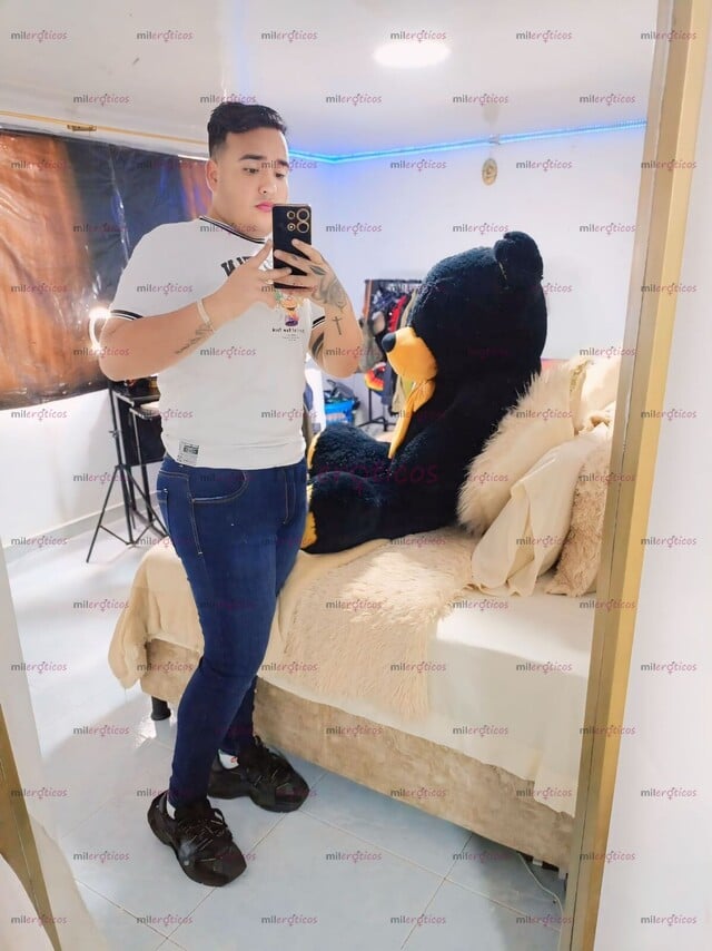 FOTOS DE RECIÉN LLEGADO A TU CIUDAD ANDRES PASIVO ARRECHITA EN LA CAMA VEN Y TE DESLECHO