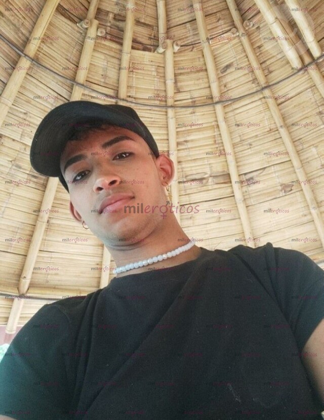 FOTOS DE POLLITO VERGÓN LECHERO RECIÉN LLEGADO A LA CIUDAD DESCOMPLICADO