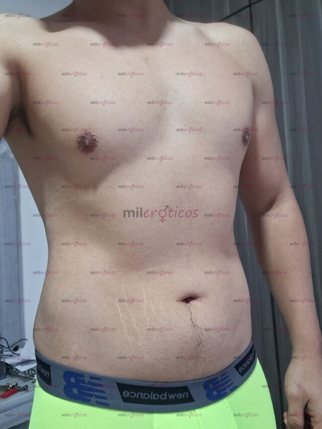 FOTOS DE JOVEN DE 24 AÑOS. CALIENTE Y COMPLACIENTE