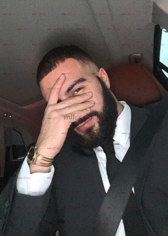 FOTOS DE LATINO DISCRETO, VARONIL Y MUY CALIENTE !