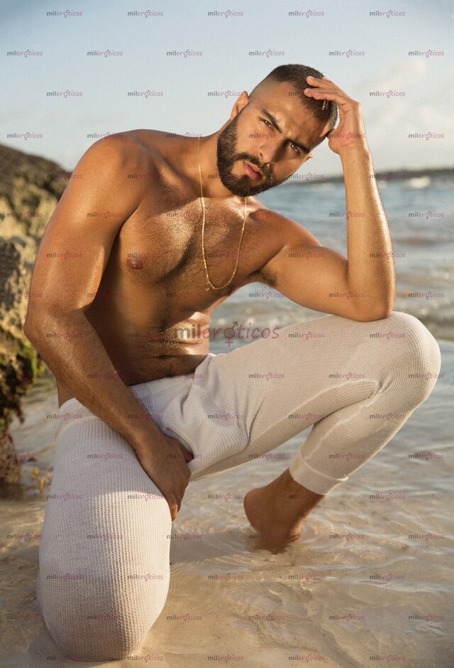 FOTOS DE LATINO DISCRETO, VARONIL Y MUY CALIENTE !