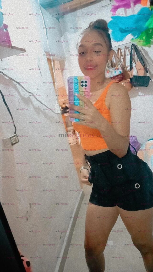 FOTOS DE HOLA MIS AMORE SOY UNA FLACA MORENA LLEGANDO AH TU CUIDAD