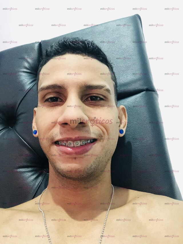FOTOS DE UN CHICO MALO ASEADO LISTO PARA PENETRAR ESOS CULOS Y VAGINAS TODAS SUS FANTASIS