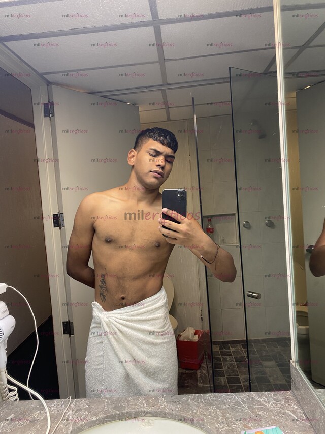 FOTOS DE ANDRES JOVEN MORENITO XXL DISPUESTO A COMPLACERTE
