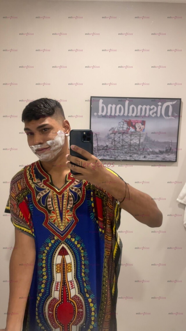 FOTOS DE ANDRES JOVEN MORENITO XXL DISPUESTO A COMPLACERTE