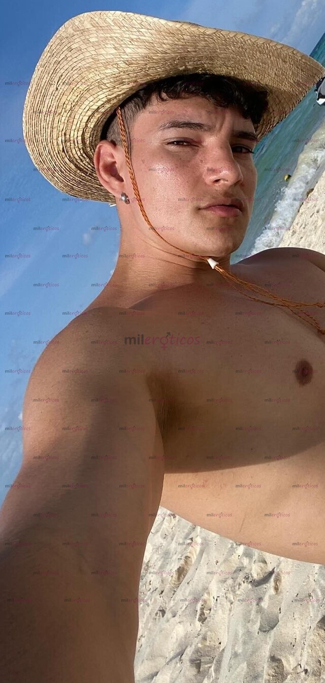 FOTOS DE LUKAS MODELO ECUATORIANO CALIENTE BUENA VERGA Y CULO