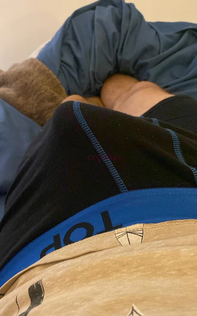 Marcelo 35 anos puedo ser lo que tu quieras morbo total tienes una fantasia oscura una fantasia tabu que te gustaria cumplir hablame y cumplire todo e...