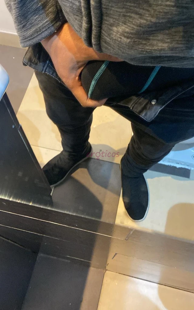 Marcelo 35 anos puedo ser lo que tu quieras morbo total tienes una fantasia oscura una fantasia tabu que te gustaria cumplir hablame y cumplire todo e...