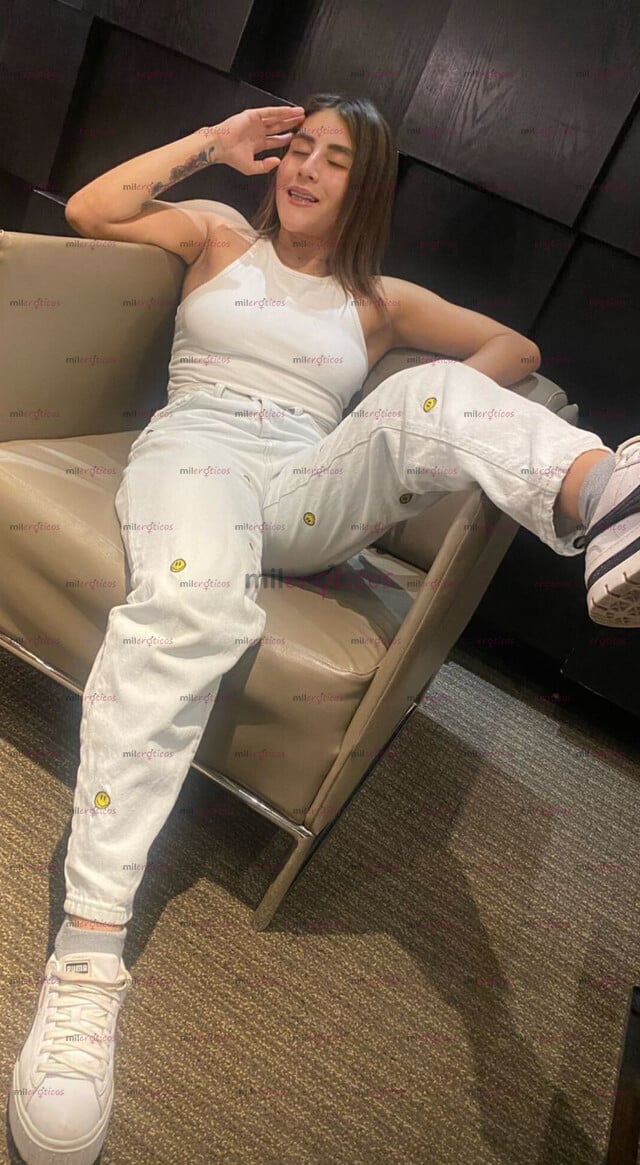 FOTOS DE SAM UNIVERSITARIA FIT JUGUETONA Y CARIÑOSA