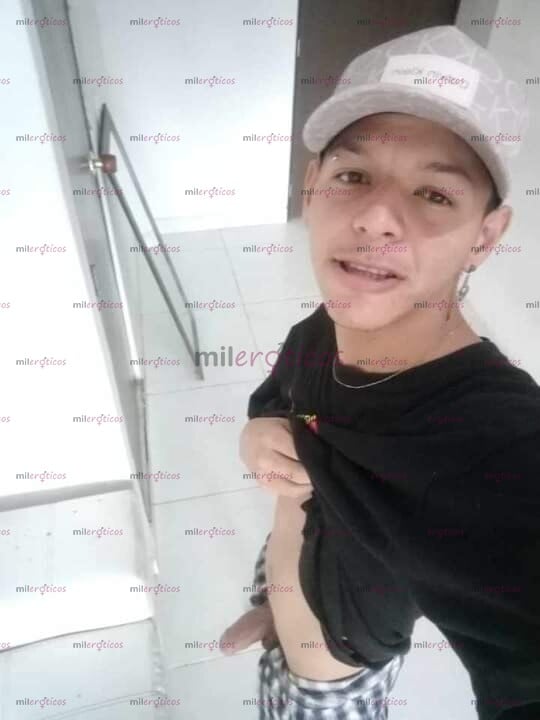 FOTOS DE JOVEN 22 AÑOS , DELGADO VERSÁTIL BUENA VERGA 20CM Y BUEN CULO