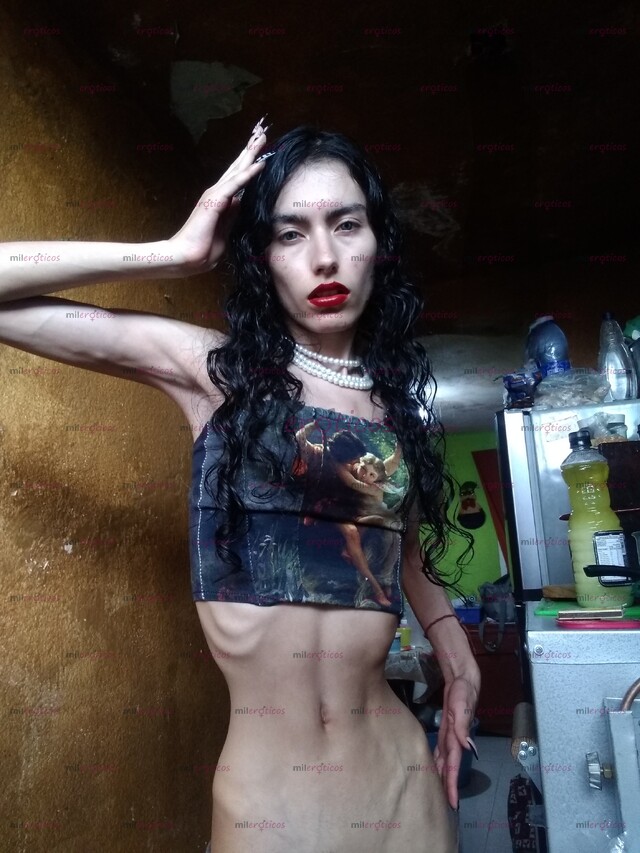 FOTOS DE NIÑA TRANS DE 19 AÑOS. ESTOY LISTA Y EMOCIONADA POR COMPARTIR UN MOMENTO ERÓTICO