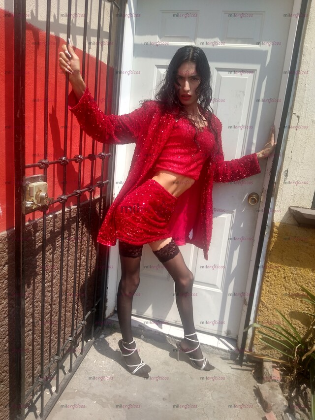 FOTOS DE NIÑA TRANS DE 19 AÑOS DE EDAD. LAS 24 HORAS DEL DÍA PAPI