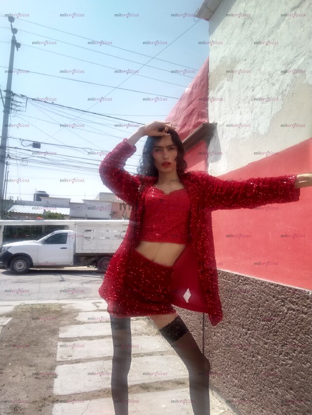 FOTOS DE NIÑA TRANS DE 19 AÑOS DE EDAD. LAS 24 HORAS DEL DÍA PAPI