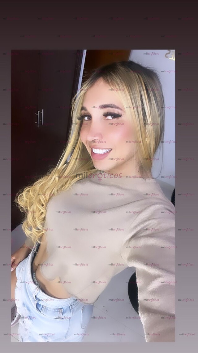 FOTOS DE LINDA RUBIA UNIVERSITARIA OPERADA TETONA CULONA CARIÑOSA AMANTE A LAS POLLAS.