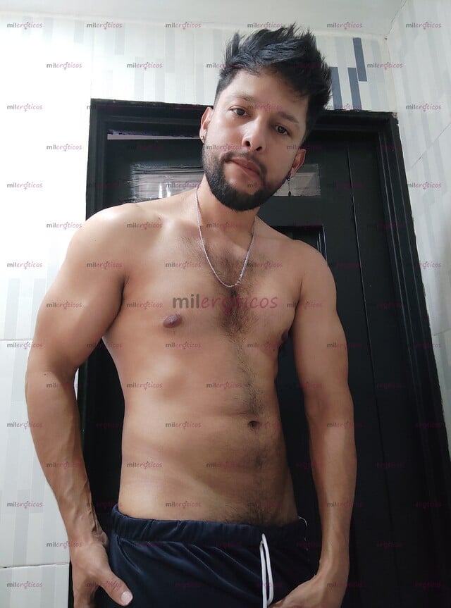 FOTOS DE ALBENIS, CHICO VERSÁTIL DISPUESTA A CUMPLIR TUS FANTASÍAS Y FETICHE.