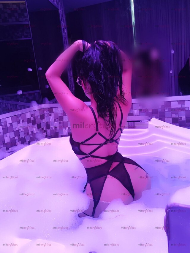 FOTOS DE FLAQUITA SEXOSA MUY APRETADITA, DEPILADITA!!