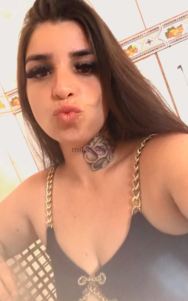 Agnes bittencourt moranguinho uma linda acompanhante de luxo meus atendimentos sao bem tranquilo e liberal sou simpatica e educada safada tambem me ch...