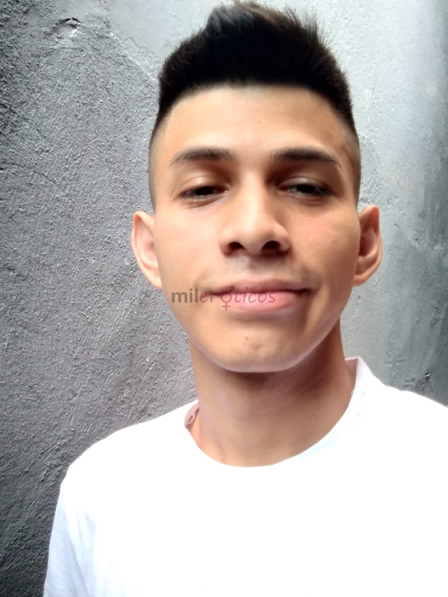 Ola tenho 25 anos me chamo jesse estou aqui pra atende mulheres e casais interessados fetiche faco tambem valor 100 reais realmente pessoas que esteja...